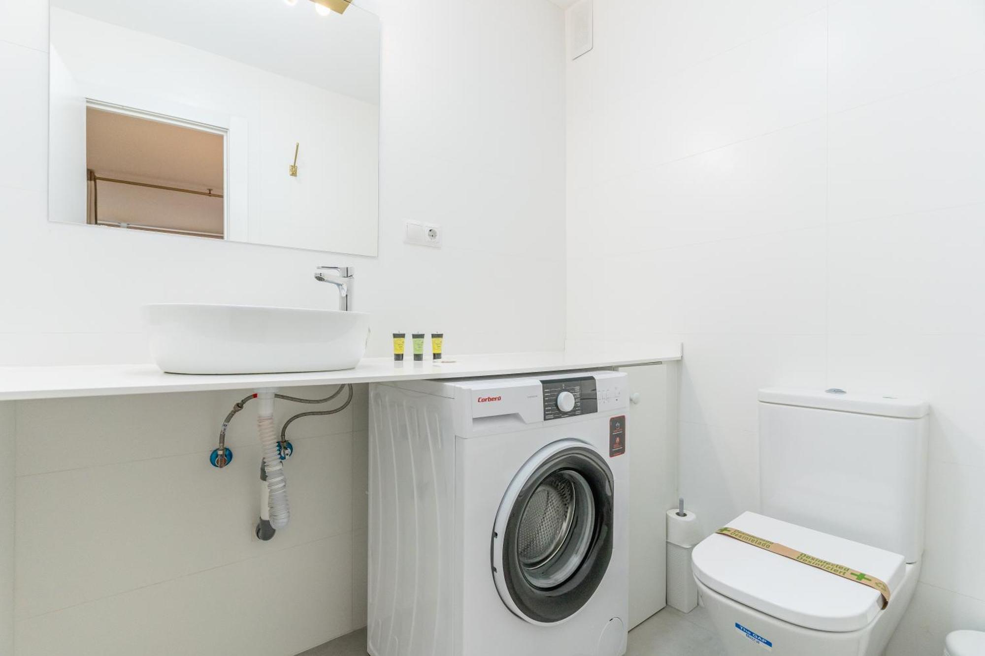 Cozy And Bright-1Bedroom 1Bathroom-Las Letras Мадрид Екстериор снимка