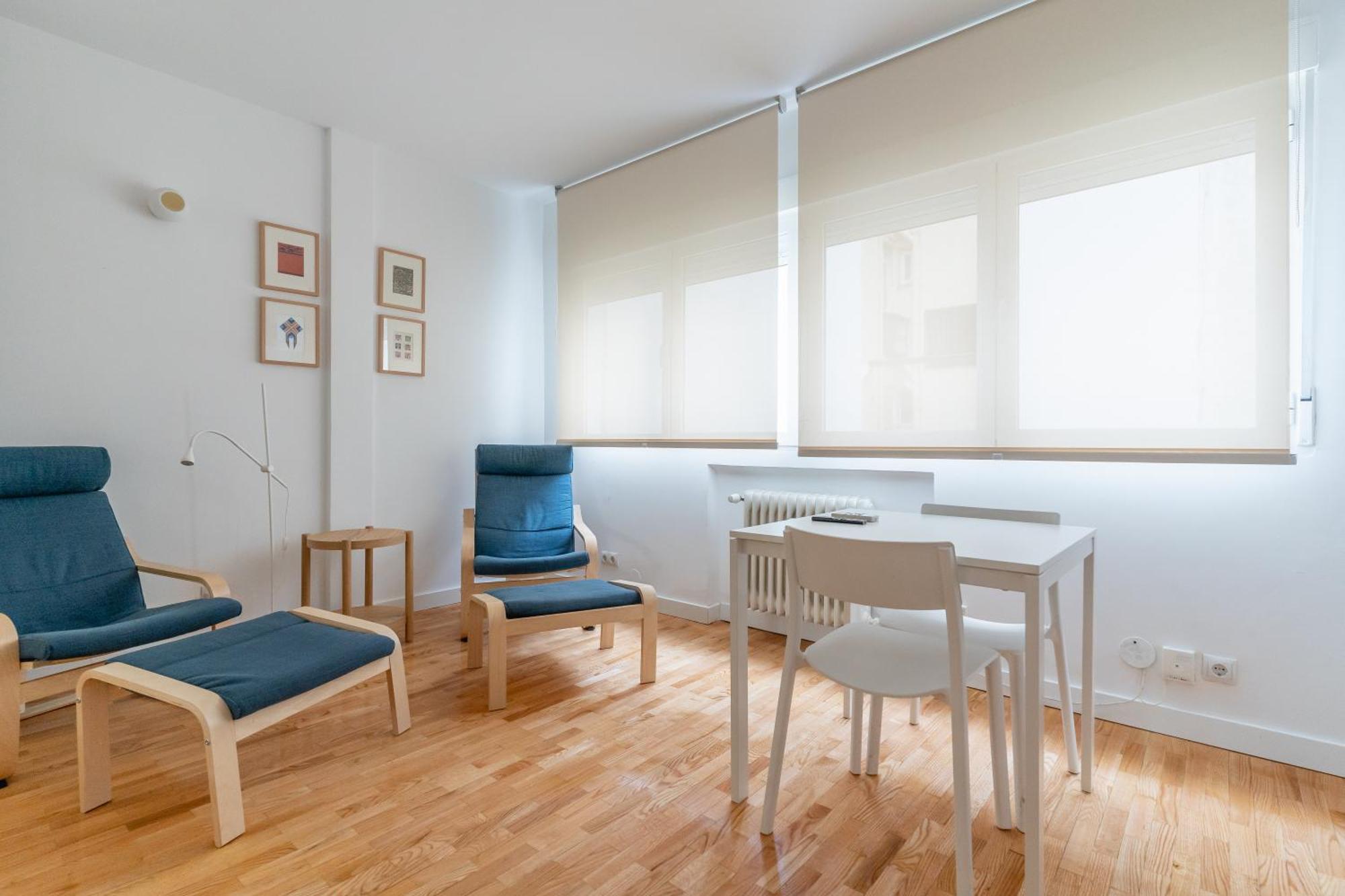 Cozy And Bright-1Bedroom 1Bathroom-Las Letras Мадрид Екстериор снимка